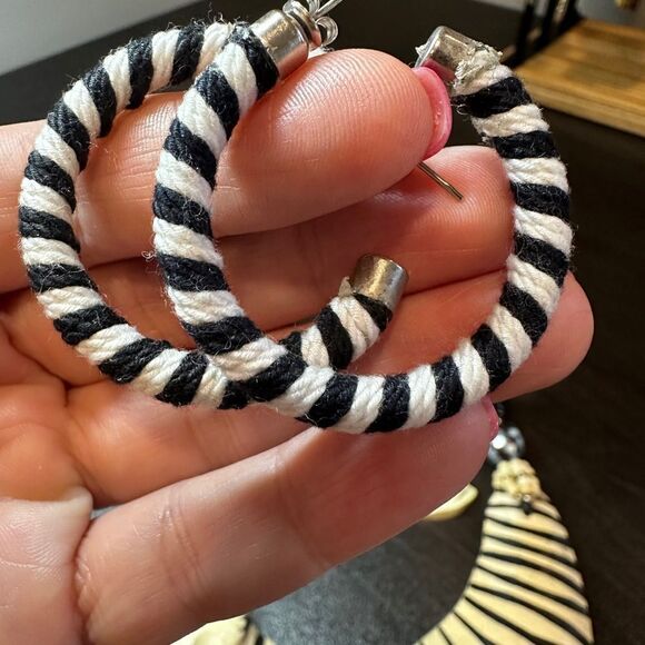 Statement zebra bib-style necklace and two sets of earrings bundle!! - Picture 12 of 16